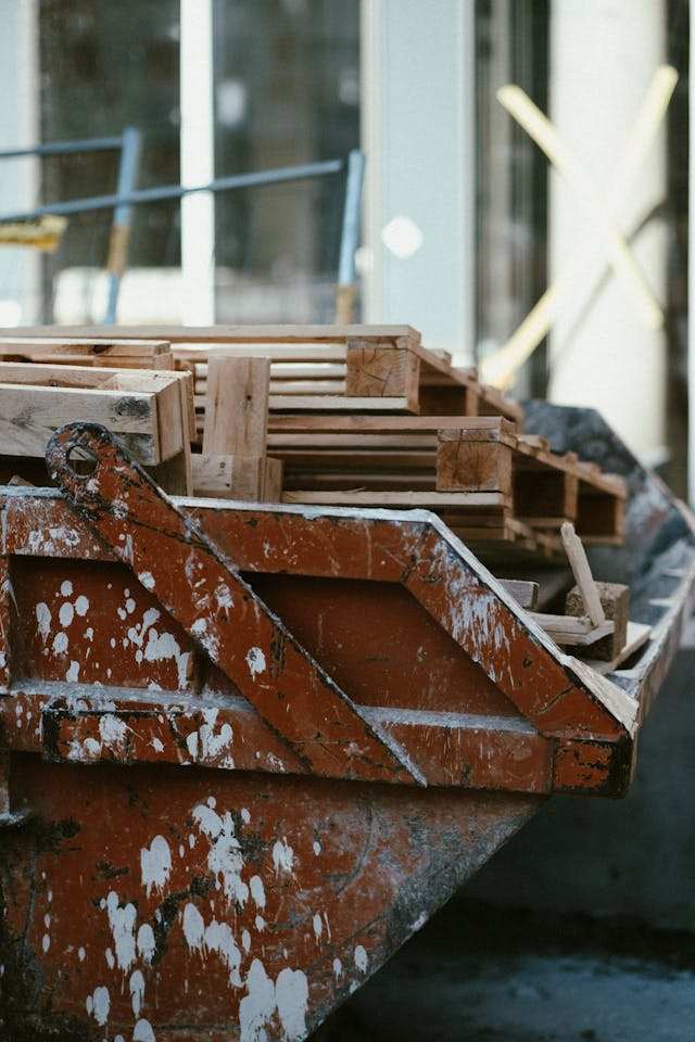 image of a dumpster for Junk Removal Services in Barrie, Ontario page on bookaquote.ca